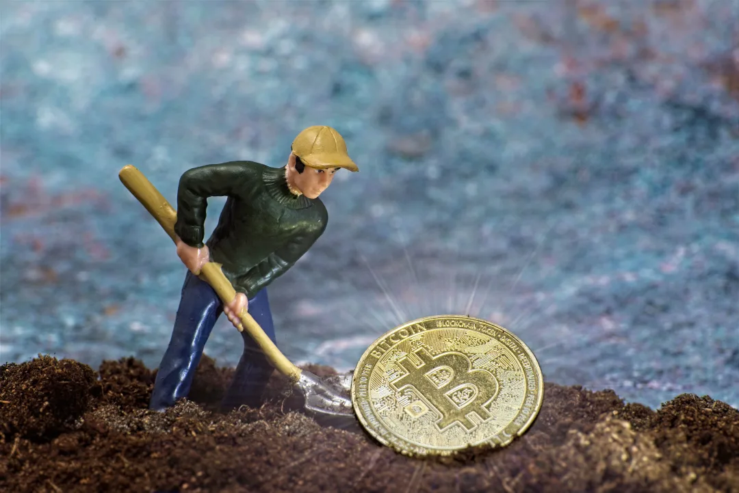Lone Miner Hits $330K Bitcoin Block Against All Odds logo