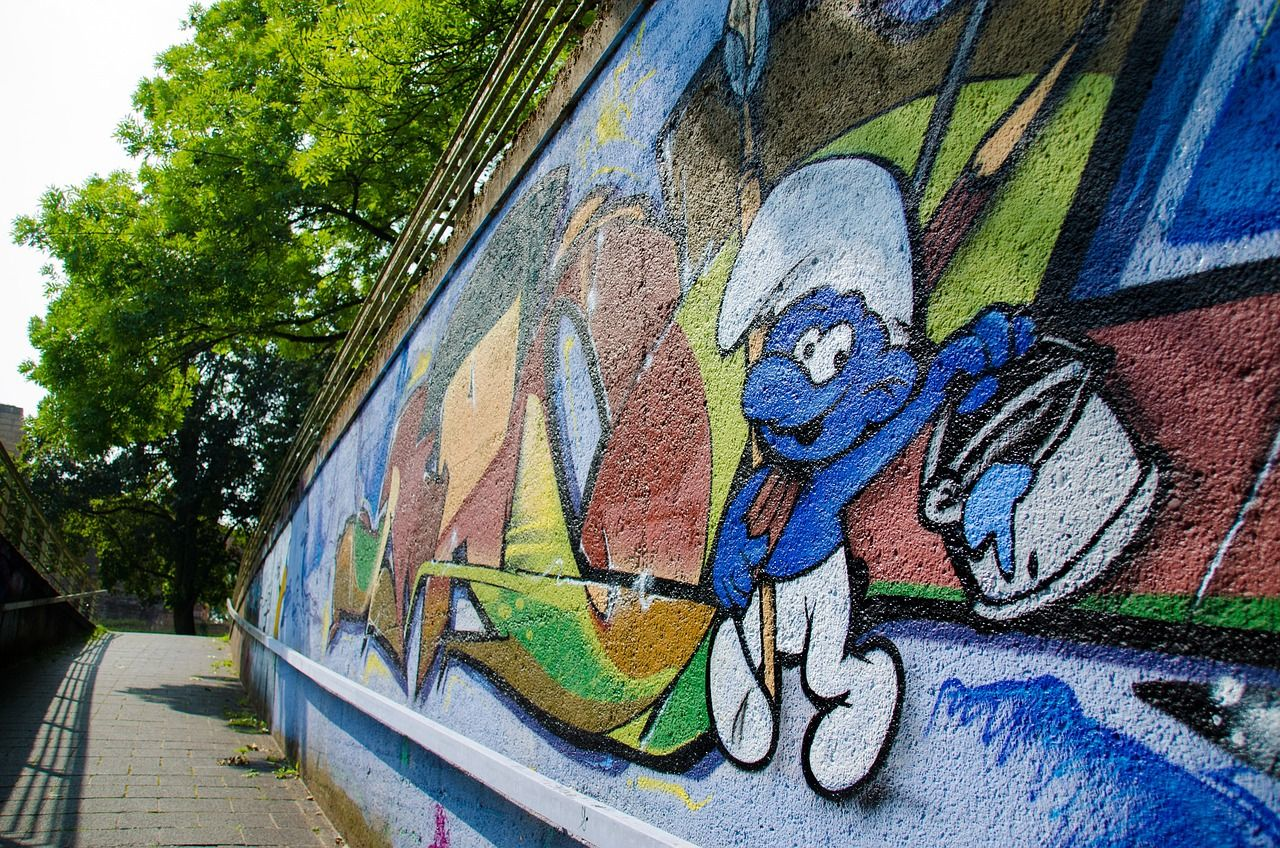 Smurf graffiti on the wall
