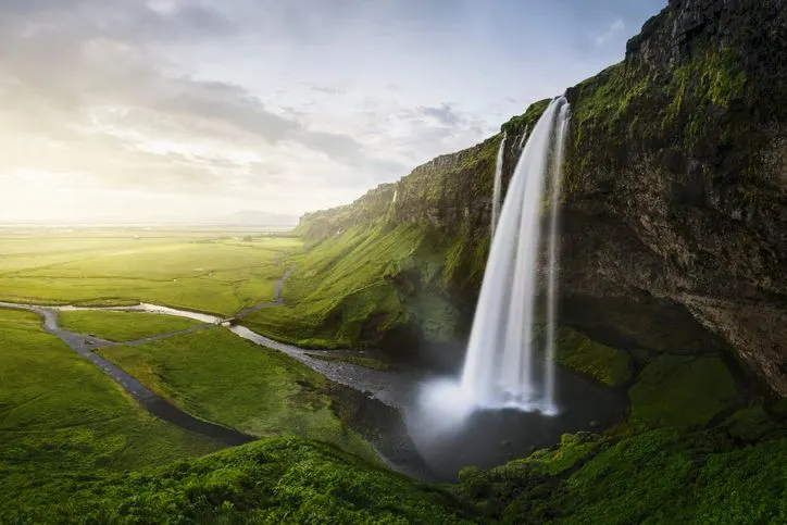 Seljalandsfoss waterfall