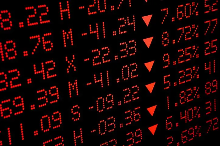 A photo of stock indices in red zone. 