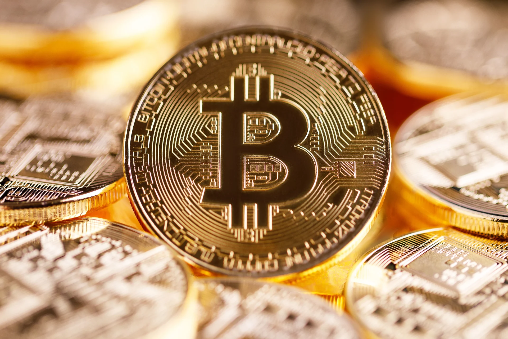 Bitcoin vs Gold: Why Analysts Now Favor BTC