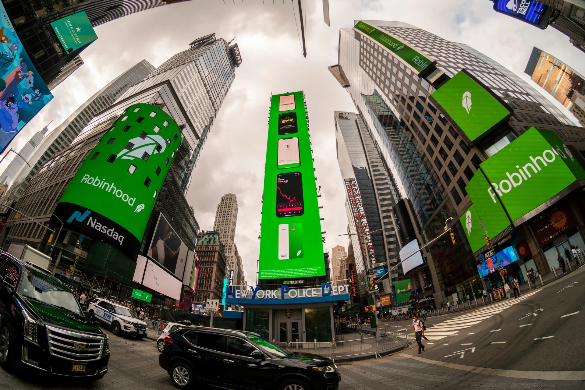Robinhood Breaks Into the S&P 500 Alongside AppLovin, Emcor. Image: Shutterstock