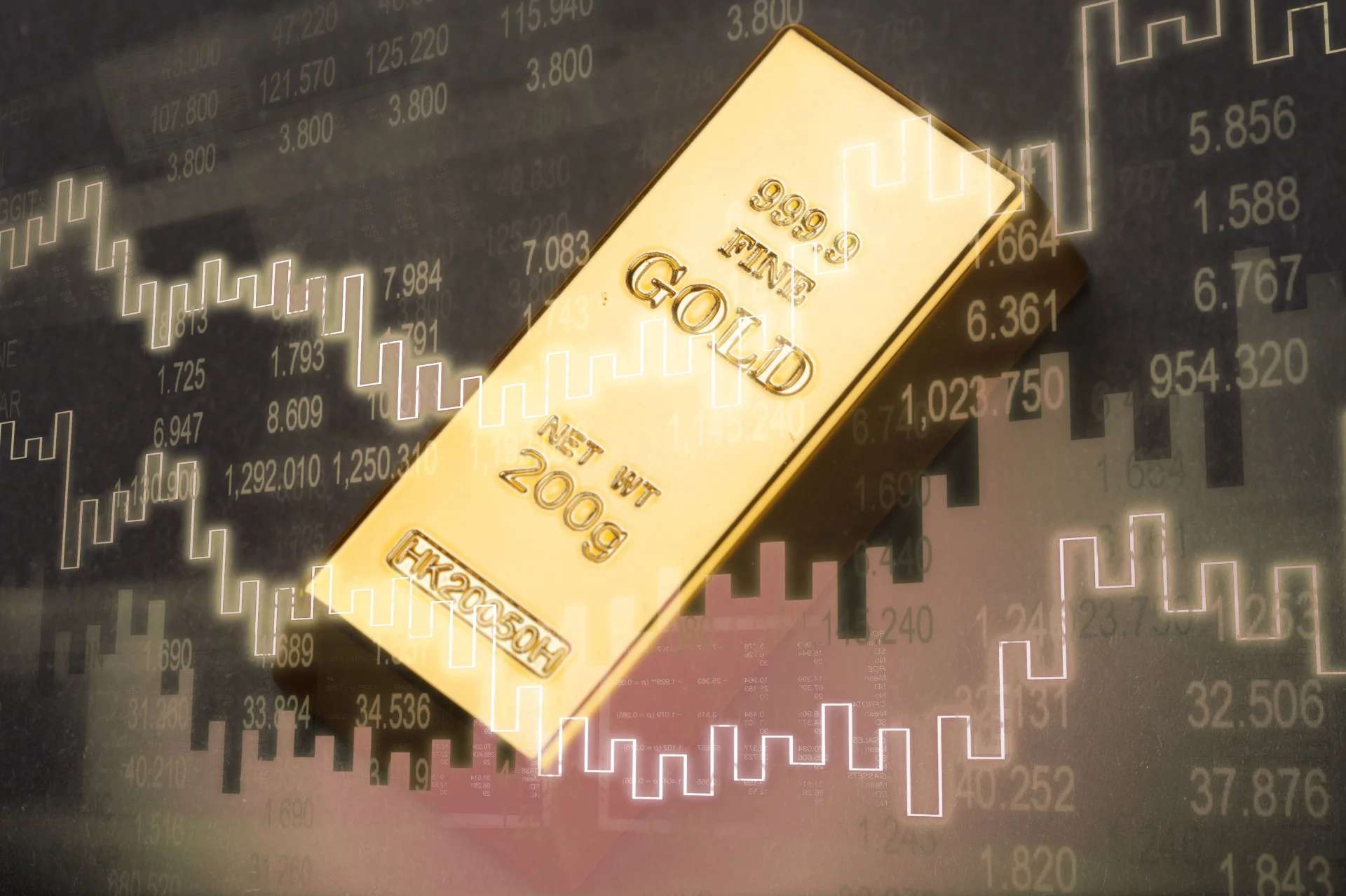 Gold Hits $3,728 as Crypto Market Suffers Major Collapse. Image: Shutterstock
