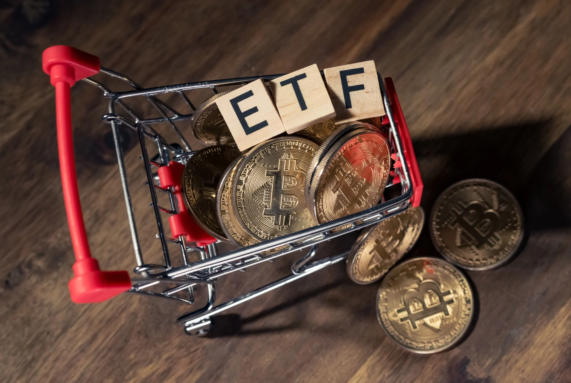 Hedge Funds Ramp Up Bitcoin ETF Bets: IBIT, FBTC in Focus. Source: Shutterstock