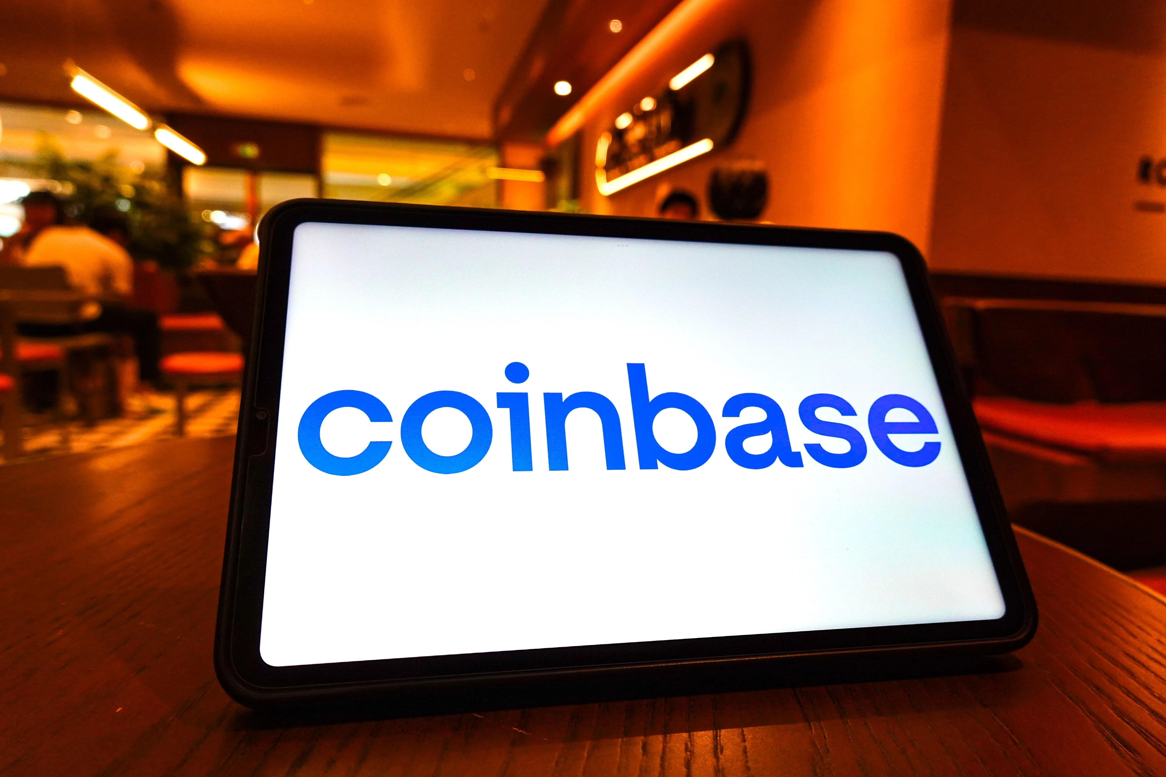 Coinbase Is Expanding Deep Into Solana – Here’s What the Vector Acquisition Means