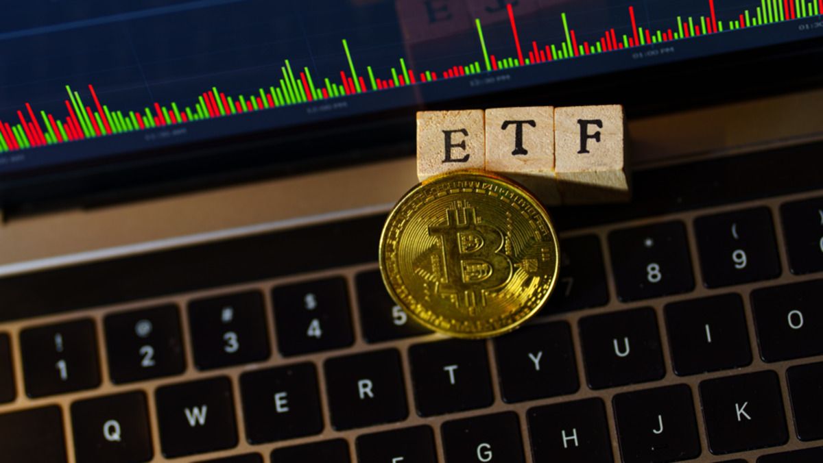 Bitcoin ETF Inflow Streak Ends After $347M Outflow Day
