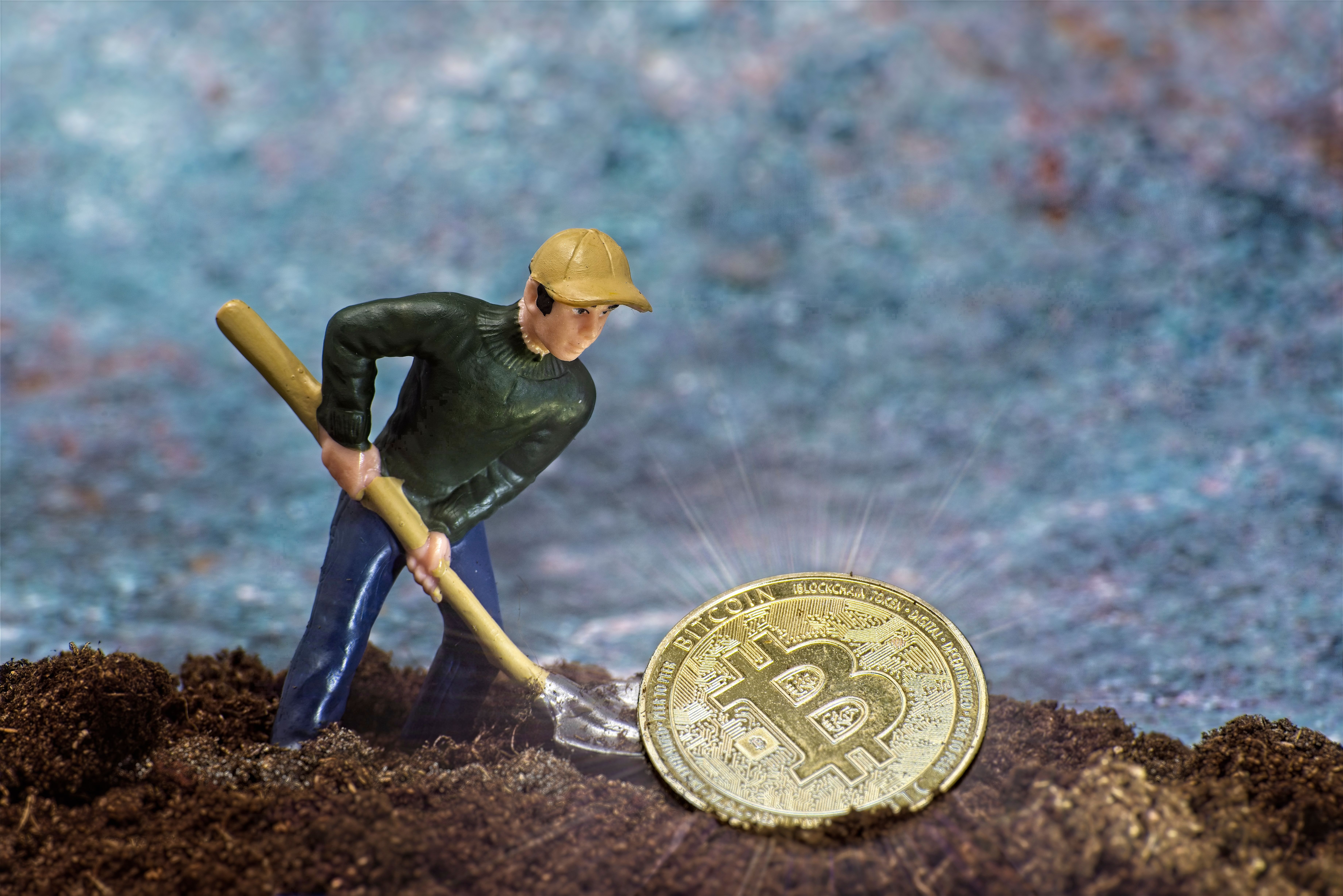 Lone Miner Hits $330K Bitcoin Block Against All Odds