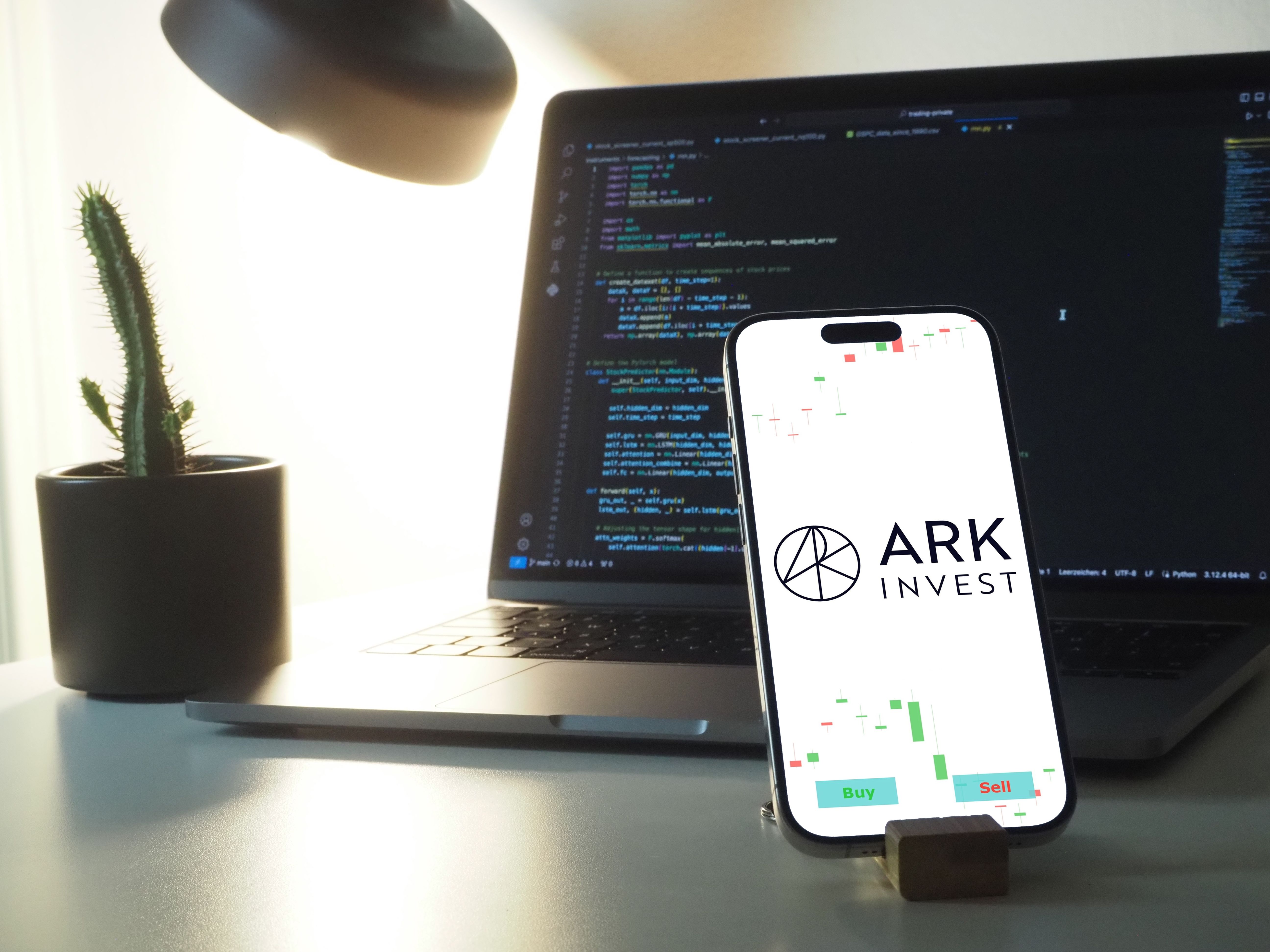 Can Cathie Wood’s ARK Invest Outperform with Circle Shares?