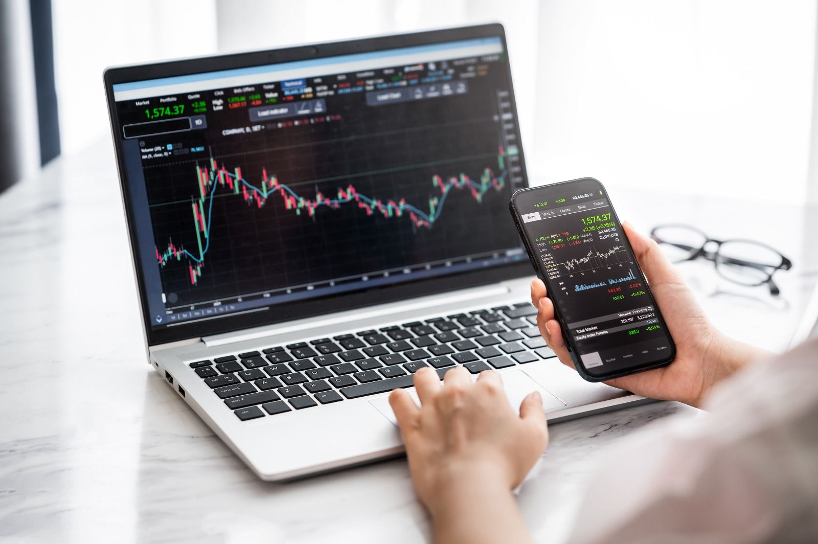 Bitget and OKX Expand Crypto Access Through Regulation and Wallet Integration