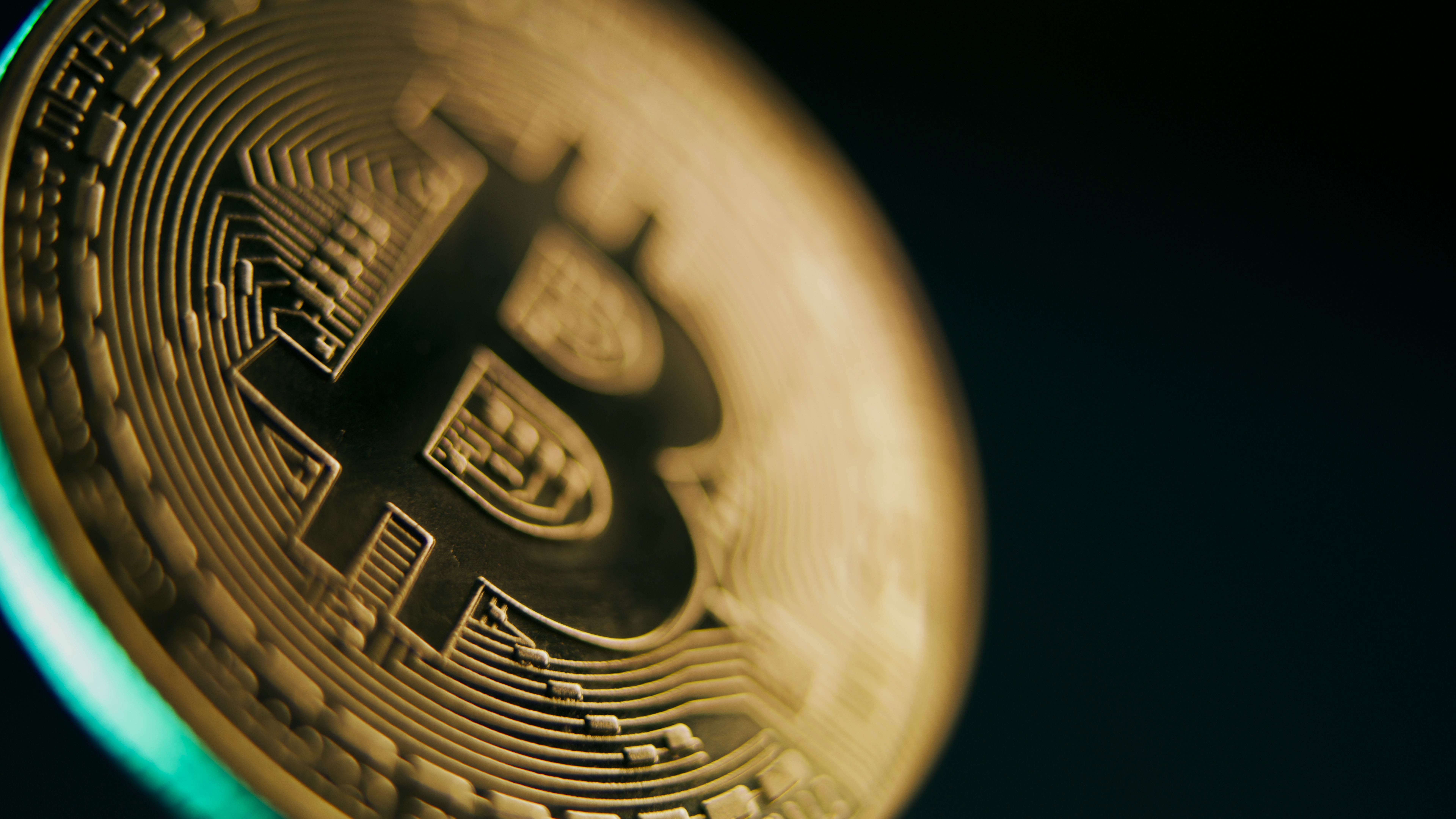 Strategy Inc. Confirms 196 BTC Buy, Saylor Predicts Bitcoin Could Be 10X Gold