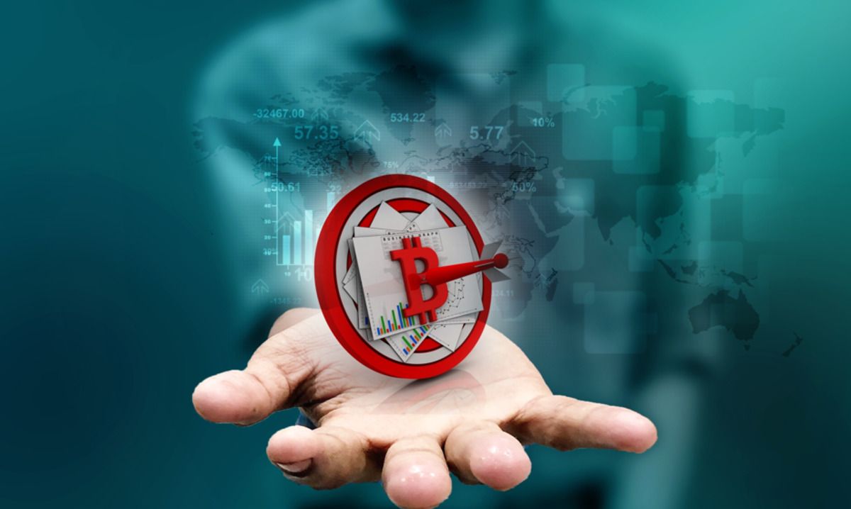 Robert Kiyosaki Predicts Crash and Doubles Down on Bitcoin