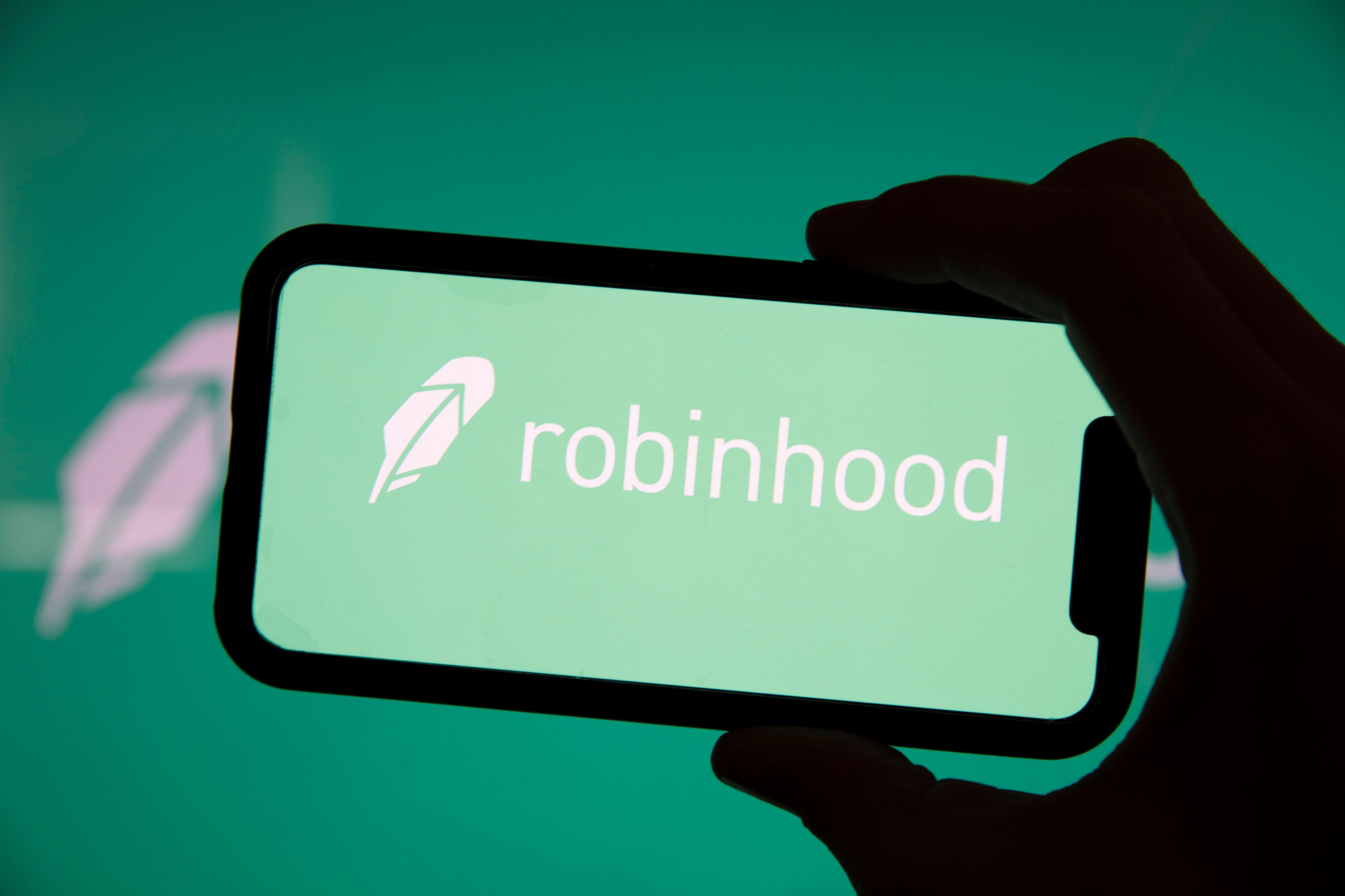 Robinhood Rolls Out New US Crypto Tools as XRP and SOL Futures Debut in Europe