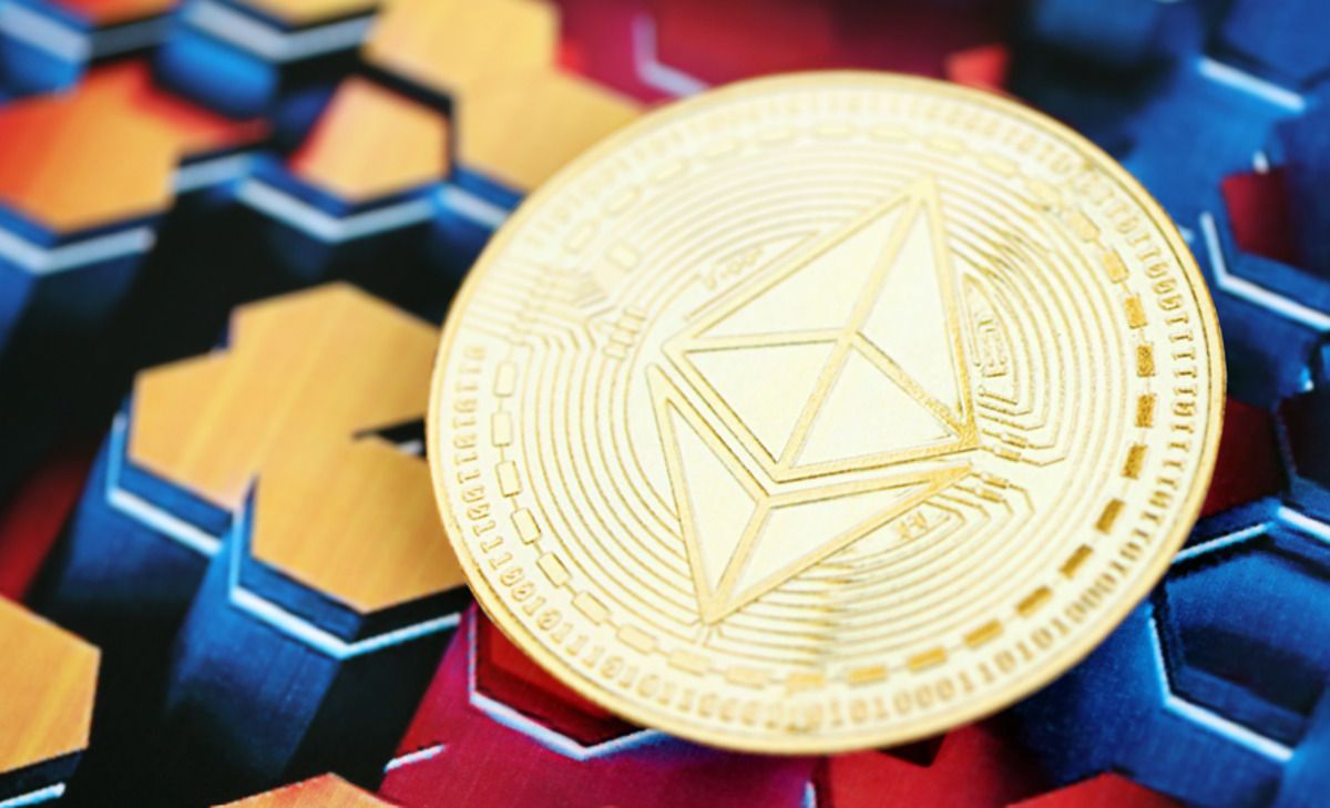 ETH Price Near $2,900 Support With $3,300 Resistance Ahead