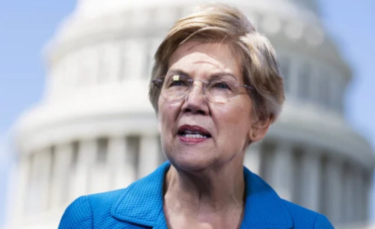 Elizabeth Warren Urges Delay of World Liberty Crypto Bank Bid