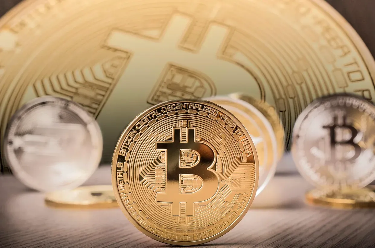 Bitcoin’s Veterans Cash Out: Record Long-Term Holder Sell-Off