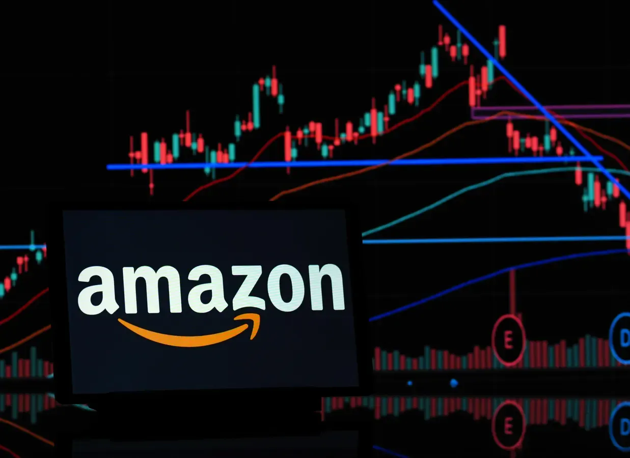 AMZN Stock Forecast: BMO Sees $310 Despite AI Sell-Off & Downgrade