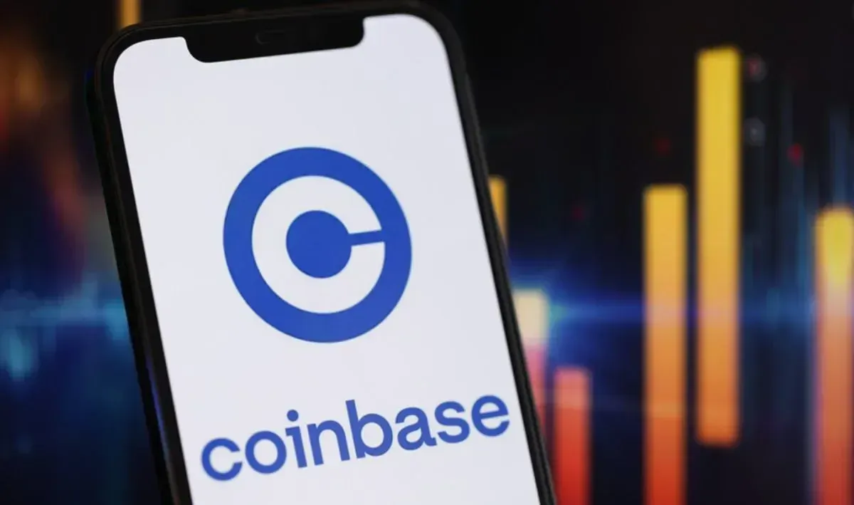  Cathie Wood Buys $6.9M Coinbase Shares as COIN Rebounds