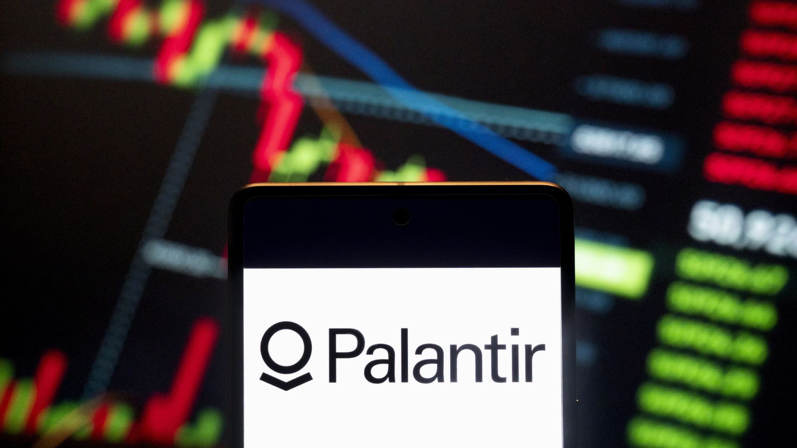 Palantir Stock Forecast: Surges 6% as U.S.-Iran Conflict Boosts Defense & AI Demand