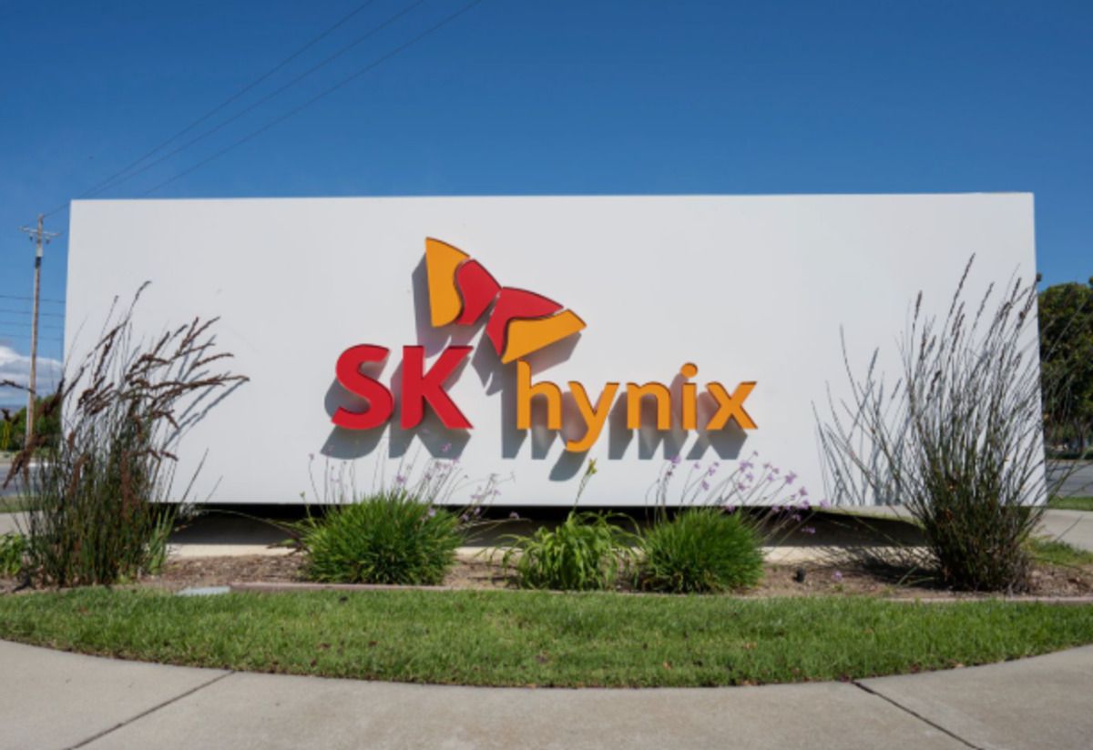 SK Hynix Stock Falls 9% as Quarterly Profit Misses Expectations
